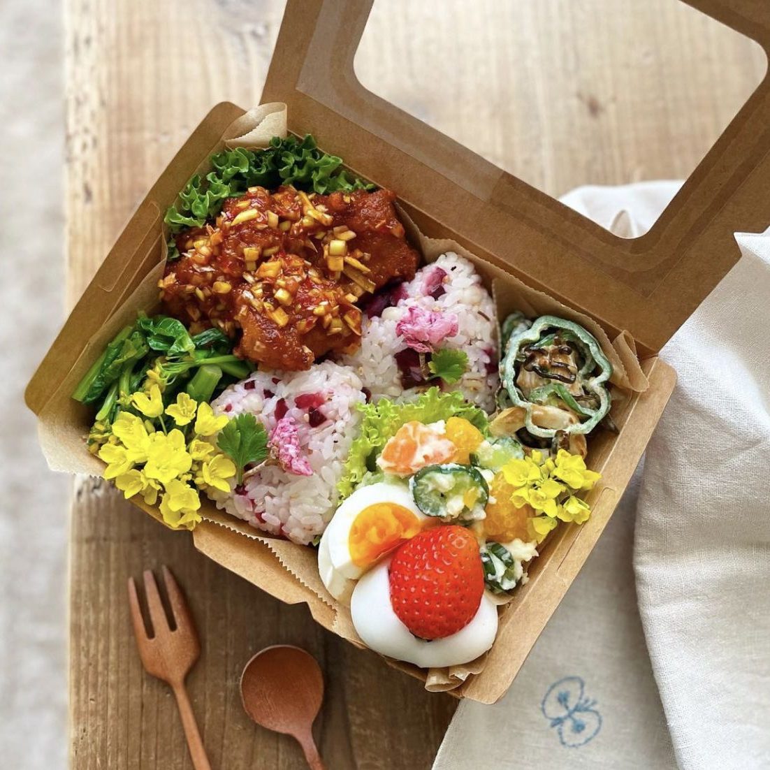 Hộp kraft trắng nắp gập